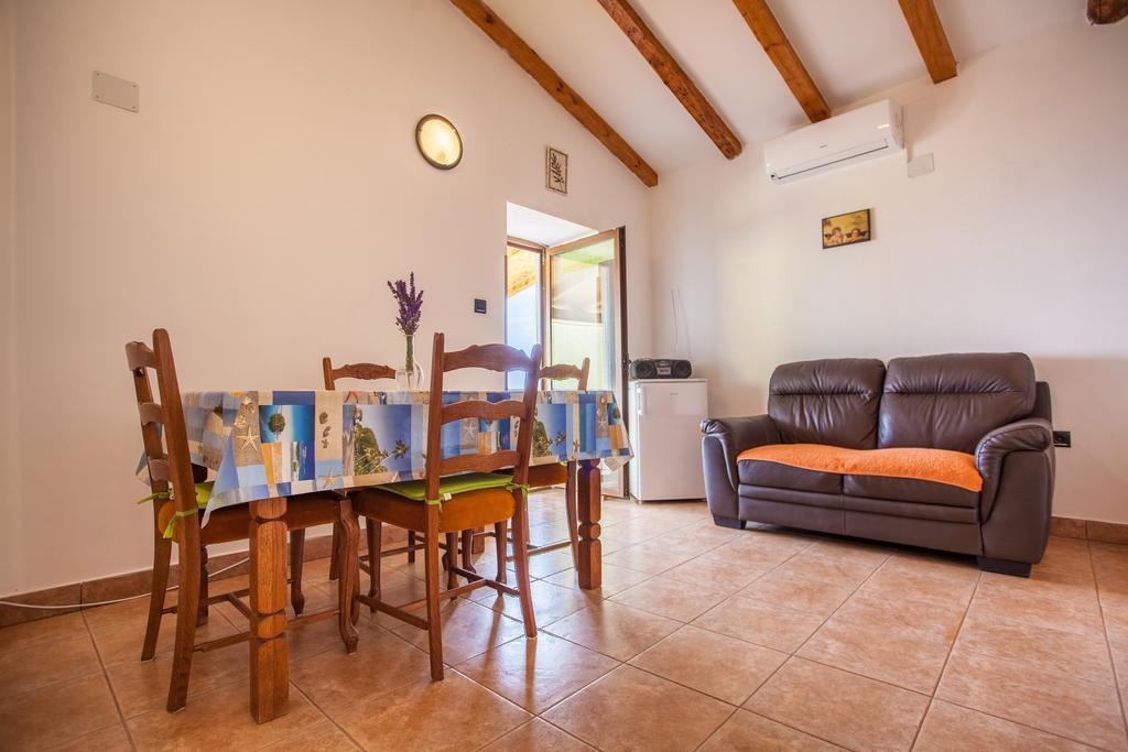 Apartment Vidovici Martinšćica Buitenkant foto